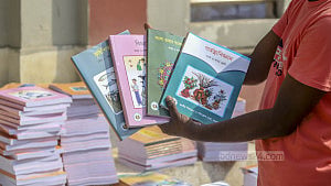 A new school year begins, but the wait for textbooks drags on