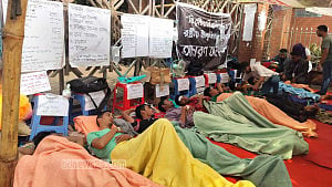 তিতুমীরের অনশনরত ৩ শিক্ষার্থীর অবস্থা 'আশঙ্কাজনক'