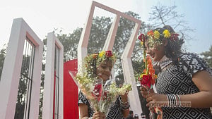 ফুলেল শ্রদ্ধায় ভাষা শহীদদের স্মরণ