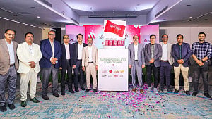 বাজারে এল রূপসী ফুডসের ‘টুটি টুইস্ট’ চুইংগাম