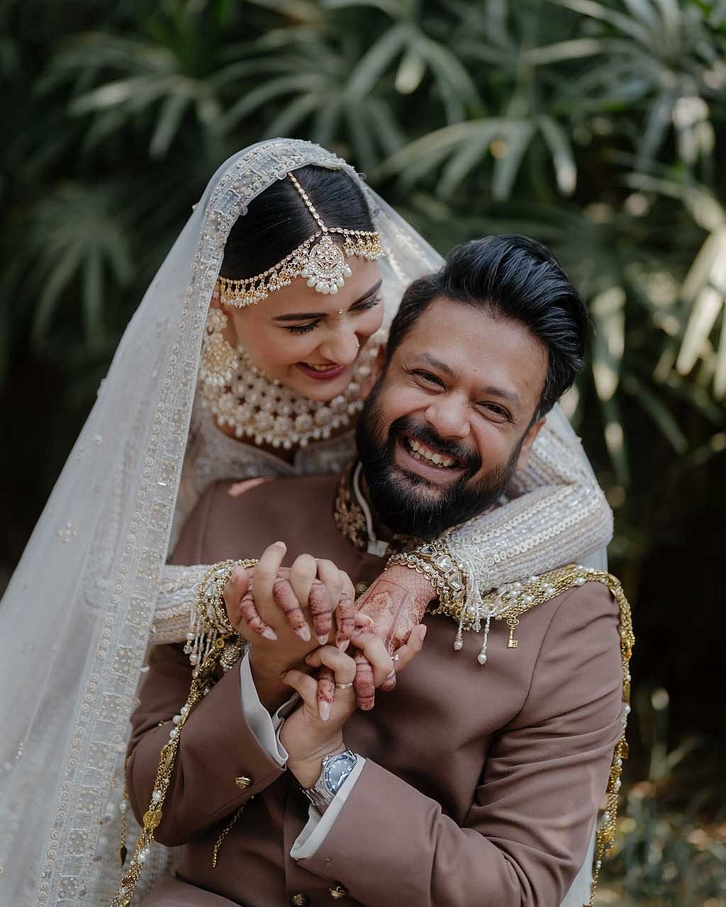 ফেইসবুকে এক আবেগঘন পোস্টে মেহজাবীন বলেছেন, আদনানের সঙ্গে তার প্রথম দেখা হয়েছিল ২০১২ সালের ৯ এপ্রিল।