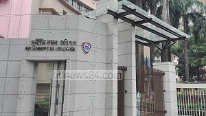 দুর্নীতির মামলা, সাবেক এমপি সাদেক খানের স্ত্রীর ১৫১টি ব্যাংক হিসাব