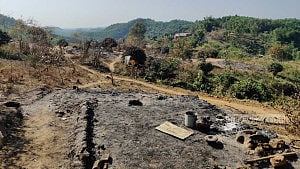 লামায় ত্রিপুরা পাড়ায় আগুন: নেপথ্যে ভূমি দখল?