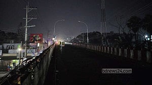 বিদ্যুতের তার চুরি, ছিনতাই-মাদকের আড্ডা কুমিল্লার অন্ধকার ওভারপাসে