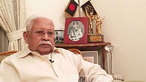 সফিউল্লাহর বীরগাথা আজীবন স্মরণ করবে মানুষ: প্রধান উপদেষ্টা