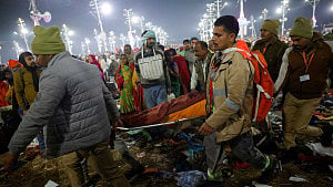 ভারতের কুম্ভ মেলায় পদদলিত হয়ে মৃত  প্রায় ৪০