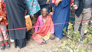মাগুরায় খালের পাড় থেকে মোটরসাইকেল চালকের গলাকাটা মরদেহ উদ্ধার