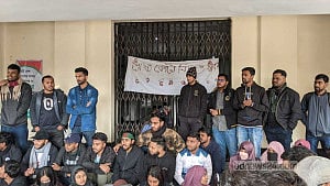 রাজশাহী বিশ্ববিদ্যালয়ে পোষ্য কোটা বাতিলসহ ৩ দাবিতে প্রশাসন ভবনে তালা