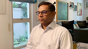 নসরুল হামিদ বিপু ও স্ত্রী-সন্তানের আয়কর নথি জব্দের আদেশ