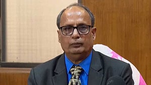 আলাদা প্রতিষ্ঠানিক কাঠামোর পরই ৭ কলেজে ভর্তি: ঢাকা কলেজ অধ্যক্ষ