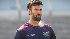 ‘ভাঙাচোরা’ সিলেট স্ট্রাইকার্স এবার হারাল টপলিকে
