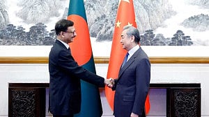 ঋণ পরিশোধের সময় বাড়িয়ে ৩০ বছর করতে ‘নীতিগতভাবে একমত’ চীন