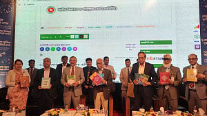 ফের মাধ্যমিকে বিভাগ বিভাজন তুলে দেওয়ার বার্তা দিলেন শিক্ষা উপদেষ্টা