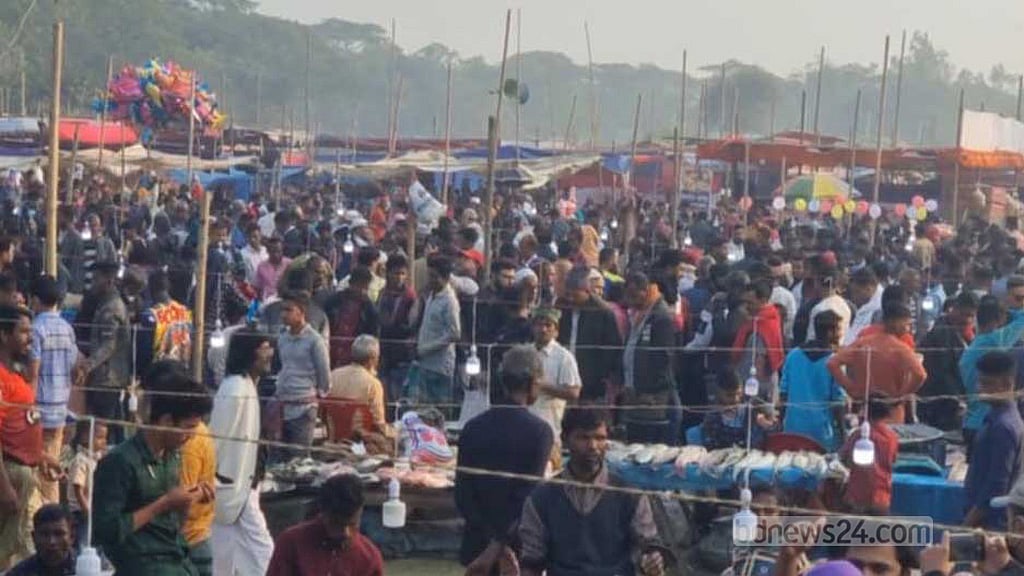 পইল মেলায় উঠা ৬০ কেজি ওজনের বাঘাইড় মাছটির দাম হাঁকা হয়েছে দেড় লাখ টাকা।