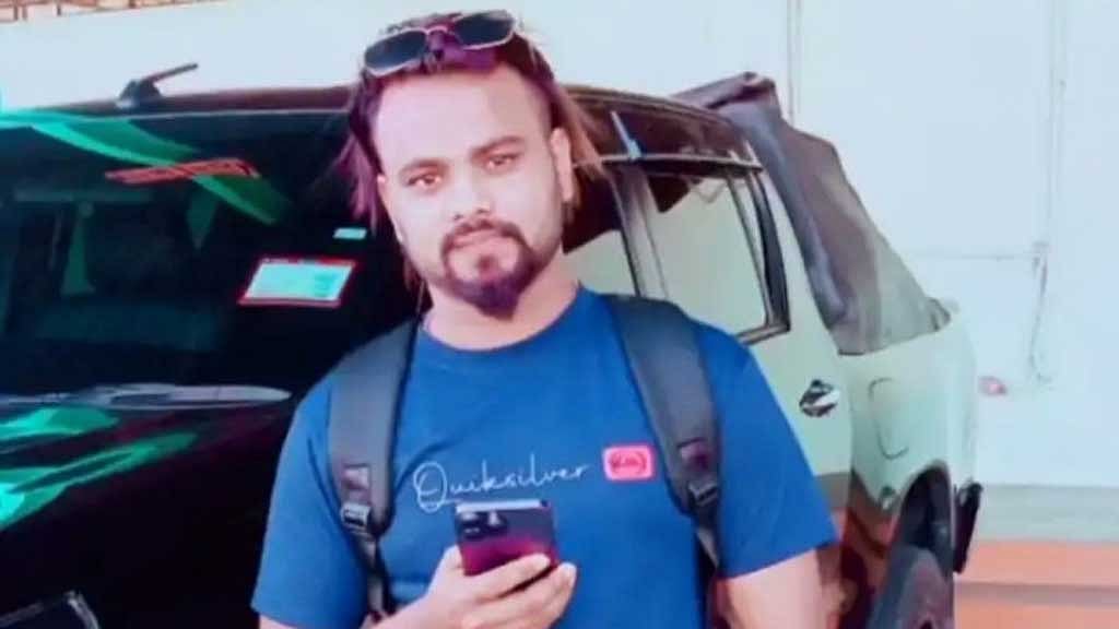 নিহত নাঈম চাঁদপুরের মতলব উত্তর উপজেলার বাসিন্দা। তিনি স্পিডবোটটির চালক ছিলেন।
