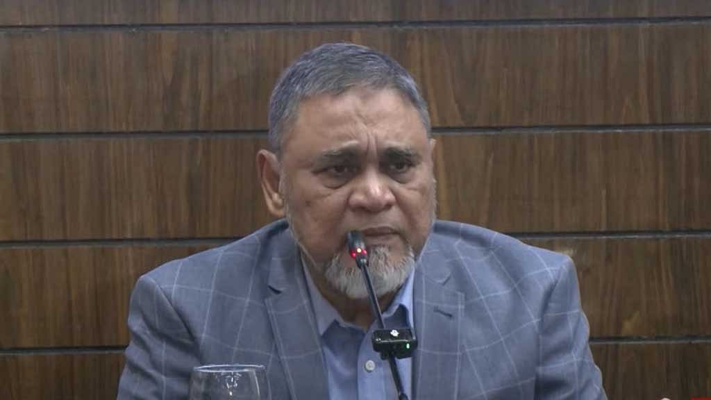 সিইসি এএমএম নাসির উদ্দিনও বলেছেন, এনআইডি ইসির কাছে আছে, থাকবে-এ বিষয়ে কমিশন সম্পূর্ণ একমত।