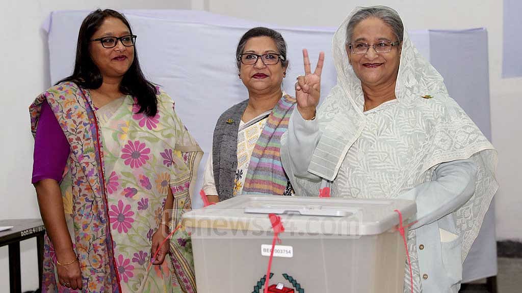 ২০১৮ সালের ৩০ ডিসেম্বরের নির্বাচনে মেয়ে সায়মা ওয়াজেদ পুতুল ও বোন শেখ রেহানাকে সঙ্গে নিয়ে ভোট দিতে যান তখনকার প্রধানমন্ত্রী শেখ হাসিনা।