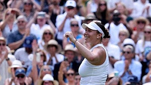 Anisimova stuns World No 1 Sabalenka