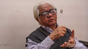 হাসপাতালে বদরুদ্দীন উমর