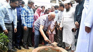 অভ্যুত্থানে নিহতদের স্মরণে বহদ্দারহাটে ‘স্ট্রিট মেমোরি স্ট্যাম্প’ নির্মাণ শুরু