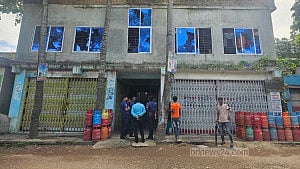 Cumilla family death: men flee Koroibari