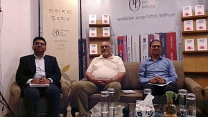 'Aggressive' readers threaten media: Debapriya