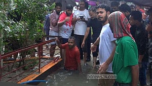 নালায় পড়ে মৃত্যু: মা ও তার কর্মস্থলের ‘গাফিলতি’ দেখছে তদন্ত কমিটি