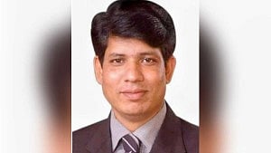 গাজীপুরে বিয়ের অনুষ্ঠান থেকে স্বেচ্ছাসেবক লীগ নেতা গ্রেপ্তার