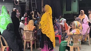 গোপালগঞ্জে ট্রাকে বাসের ধাক্কা: উল্টে যাওয়া ট্রাকের নিচে মিলল আরেক লাশ