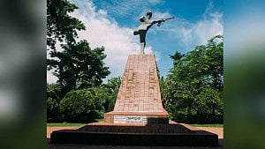 চলো ফিরি একাত্তরে