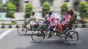 A variety of battery-powered rickshaws