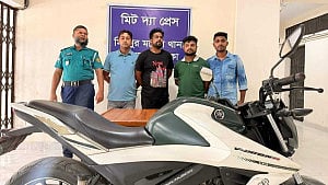 শ্রমিক লীগ নেতার বাসায় চাঁদাবাজির অভিযোগে ছাত্রদলের ৪ নেতাকর্মী গ্রেপ্তার