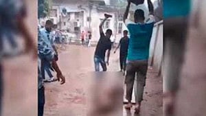 ব্যবসায়ীকে প্রকাশ্যে পিটিয়ে হত্যা: ২ যুবদল নেতা বহিষ্কার