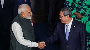 চীনা পর্যটকদের জন্য আবার ভিসা চালু করছে ভারত