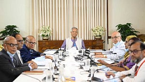 পক্ষপাতহীনভাবে মুক্তিযুদ্ধের ইতিহাস তুলে ধরার আহ্বান প্রধান উপদেষ্টার