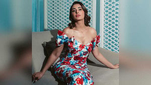 ৯ দিন পানি ছাড়া কিছুই খাননি নার্গিস ফখরি