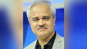 সাংবাদিক নঈম নিজাম ও পরিবারের ২২ ব্যাংক হিসাব অবরুদ্ধ