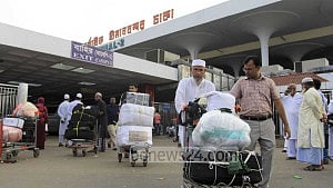 82,000 pilgrims return as Hajj flights end