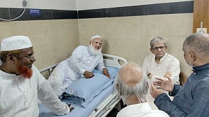 Fakhrul visits Jamaat chief in hospital