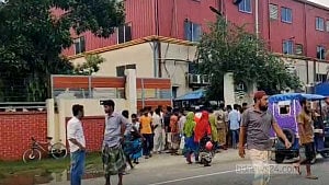 সিরাজগঞ্জে মানসিক প্রতিবন্ধীকে কুপিয়ে হত্যা, লাশে আগুন
