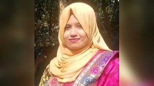 টঙ্গীতে ম্যানহোলে পড়ে নিখোঁজ নারীর লাশ ৩৬ ঘণ্টা পর উদ্ধার