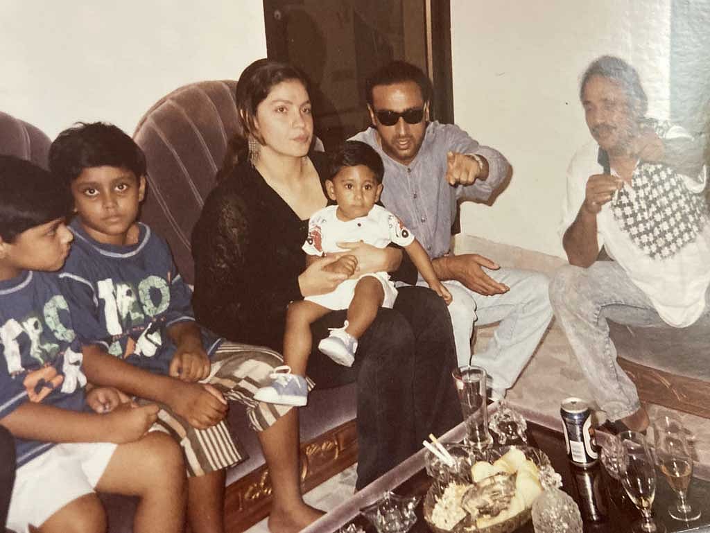 রাতুলের সঙ্গে খুনসুটির স্মৃতি হাতড়ে রাহুল আরও লিখেছেন, এই পৃথিবীতে এ কে রাতুল এমন একটা মানুষ ছিল। যে মানুষ আর কখনো আসবে না। ভাইয়া তুমি তো প্রতি শো শেষে আমার গিটার টোন নিয়ে খোঁচা দিতে, এখন তো কেউ নেই খোঁচা দেওয়ার। আমি আমার কাজটা করে যাব, তুমি উপরে থেকে দেখ আর হাসো।"