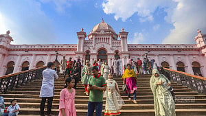 খুলেছে আহসান মঞ্জিল