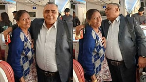 উড়োজাহাজে বসেই লিখেছেন ‘ধন্যবাদ’, অতঃপর…
