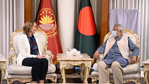 Yunus thanks Australia for resuming visa services