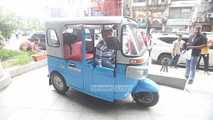 Dhaka to get e-rickshaws in August