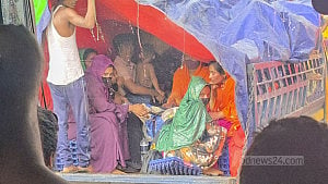 Baked by the sun, drenched by the rain: Defying dangers down the road