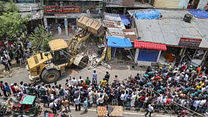 মিরপুরে অবৈধ স্থাপনা উচ্ছেদ