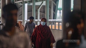 মানুষের মুখে মুখে ফিরছে মাস্ক