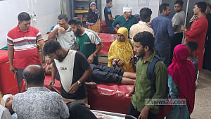 গোপালগঞ্জে ‘ইভটিজিং নিয়ে’ সংঘর্ষ, আহত ২০
